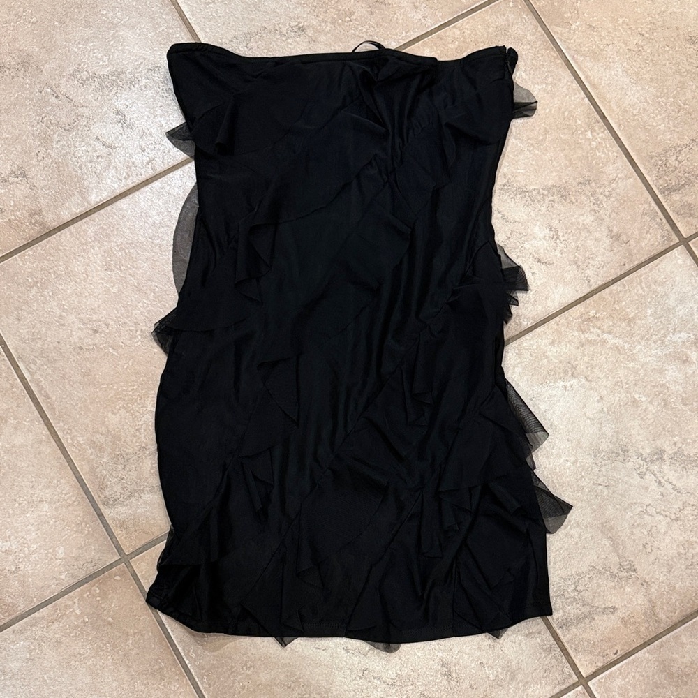 Elegant Black Strapless Ruffle Dress